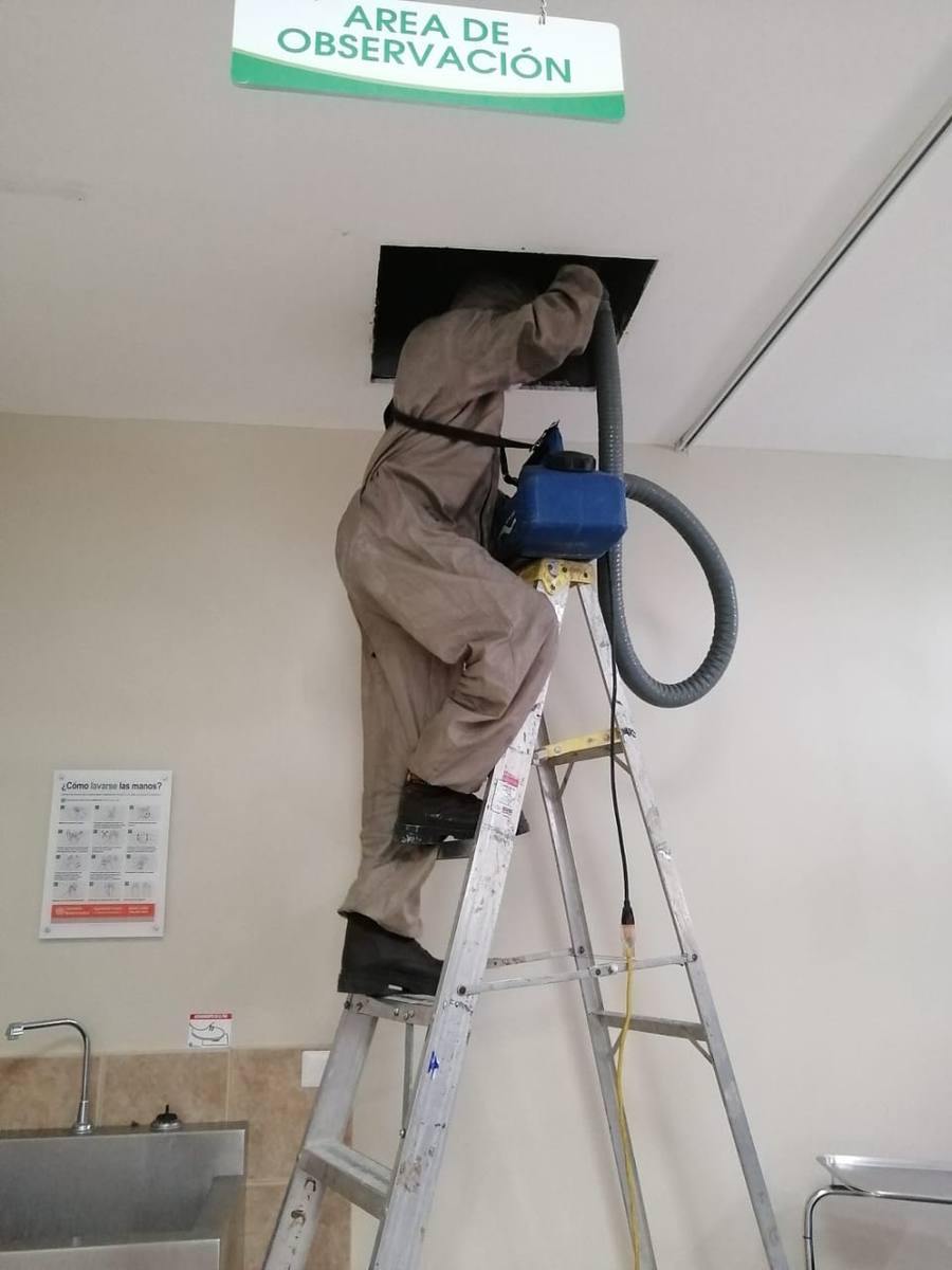Limpieza de ductos en área hospitalaria